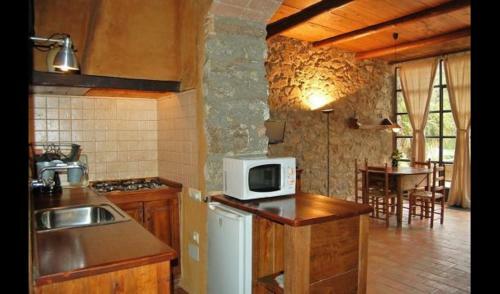 Tapis Villa Sleeps 2 With Pool