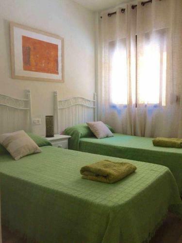 Apartamento F2 Urb Las Ca�as I