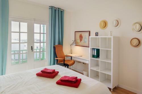 Apartamento Om Con Piscina Y Vistas Al Mar