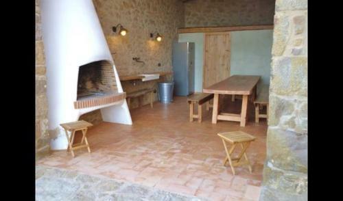 Tiurana Villa Sleeps 20 With Pool And Air Con