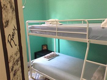 Hostal The Palace Hostel