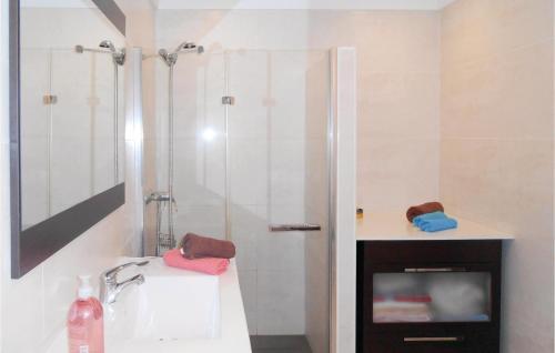 Three-bedroom Holiday Home In Tossa de Mar