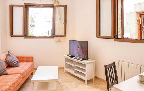 Nice Apartment In Tossa de Mar, Girona With 2 Bedrooms