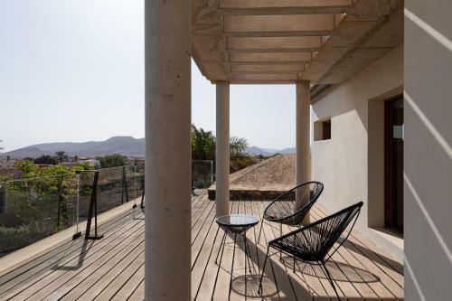 Oasis Villa With Swimming Pool In 4000m2 Garden