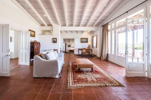 Trebeluger Villa Sleeps 14 With Pool And Air Con