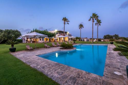 Trebeluger Villa Sleeps 14 With Pool And Air Con