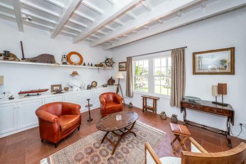 Trebeluger Villa Sleeps 14 With Pool And Air Con
