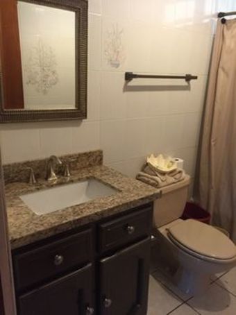 Hotel Lazy Parrot Inn