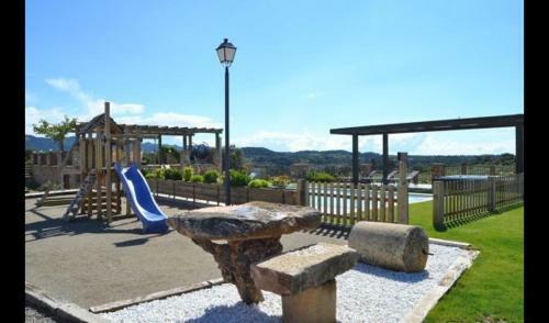 Villa In El Vilosell Sleeps 6 With Pool And Air Con