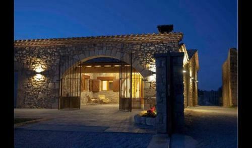 Villa In El Vilosell Sleeps 6 With Pool And Air Con