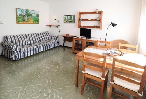 Risvall, Apartamento 6