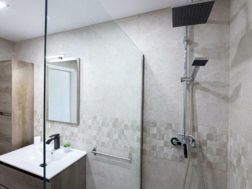 Wavehouse Freedom Blue - First Line Apartment