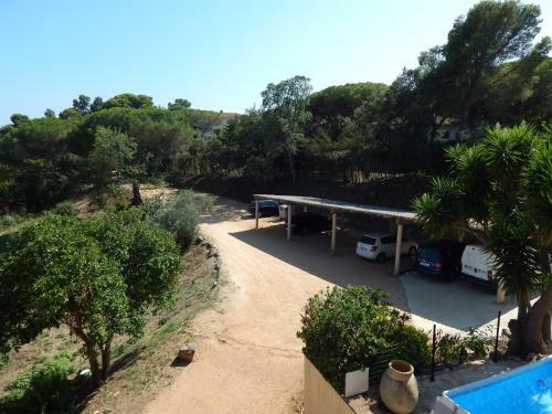 Apart Planta Baixa Amb Parking Montserrat III