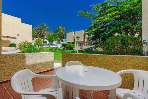 Nice 2 Level Apartment, El Cortijo, Las Americas La45