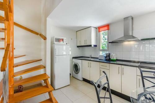 Nice 2 Level Apartment, El Cortijo, Las Americas La45