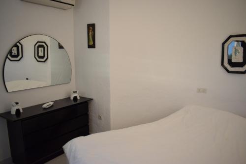 Casa 4 Dormitorios Con Amarre Y Piscina Privados Ref 346