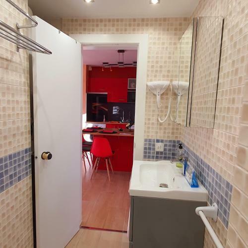 Leroy Apartment