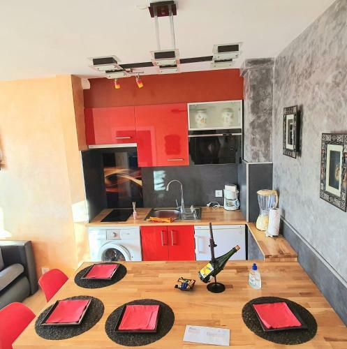 Leroy Apartment