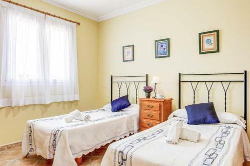 Punta Prima Villa Sleeps 8 With Pool Air Con And Wifi