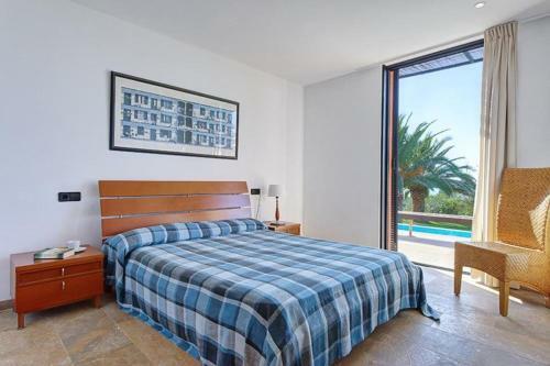 Punta Prima Villa Sleeps 6 With Pool Air Con And Wifi