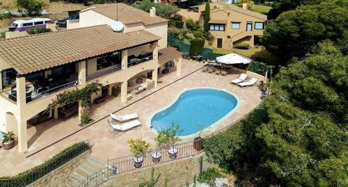 Tamariu Holiday Home Sleeps 7 With Pool
