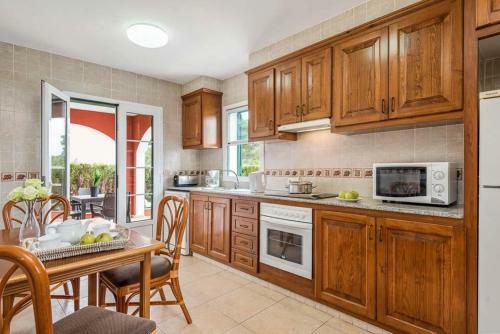 Cala Galdana Villa Sleeps 8 With Pool Air Con And Wifi