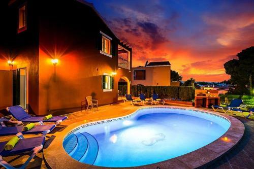 Cala Galdana Villa Sleeps 8 With Pool Air Con And Wifi