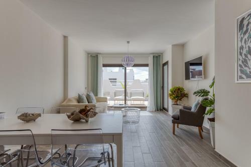 Apartment In Luxury Residential With Pool And Terrace