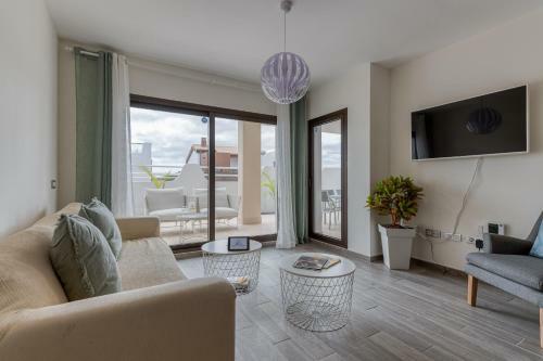 Apartment In Luxury Residential With Pool And Terrace