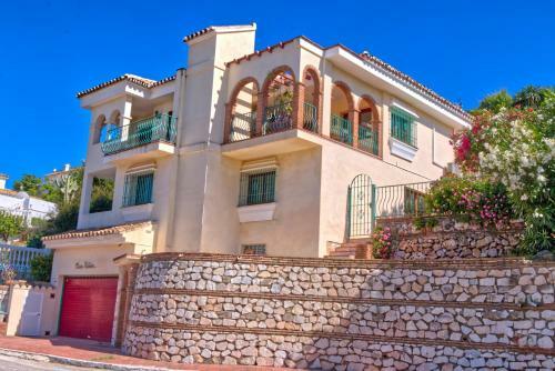 La Cala de Mijas Villa Sleeps 7 Pool Air Con Wifi