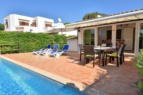 Cala D'or Villa Sleeps 6 With Pool Air Con And Wifi