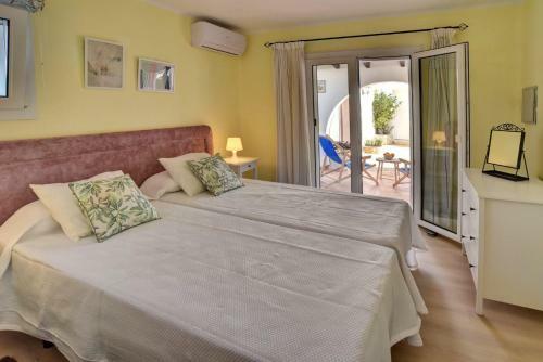 Cala D'or Villa Sleeps 6 With Pool Air Con And Wifi