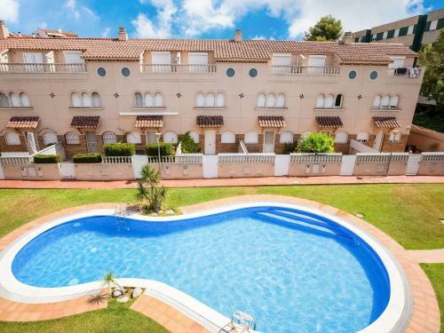 Lovely Holiday Home In Fr�ncas With Jacuzzi