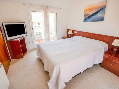Lovely Holiday Home In Fr�ncas With Jacuzzi