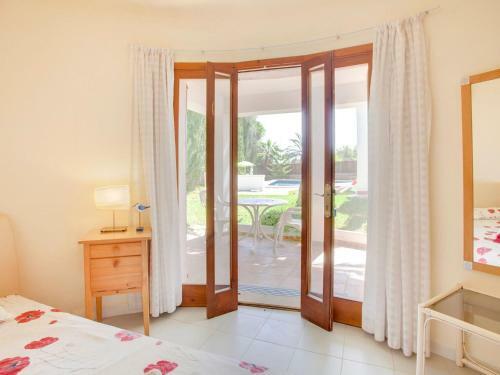Elegant Holiday Home In Cala D'or With Swimming Pool