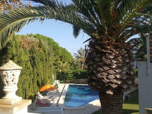 Elegant Holiday Home In Cala D'or With Swimming Pool