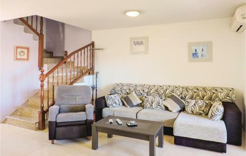 Three-bedroom Holiday Home In Mont-roig Del Camp
