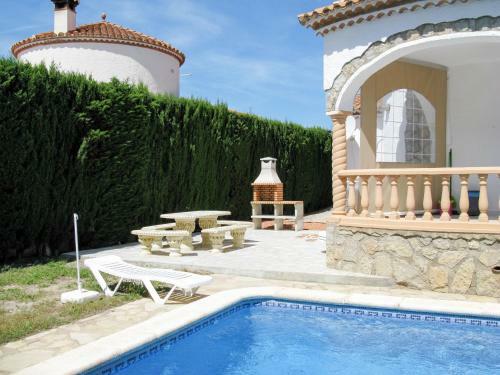 Holiday Home Costa - Mpl203