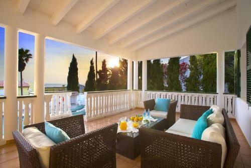 San Jaime Mediterraneo Villa Sleeps 6 With Pool