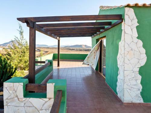 Spacious Holiday Home In Antigua With Swimming Pool