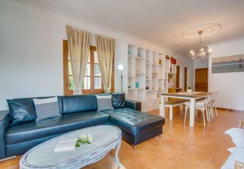 Playa de Muro Holiday Home Sleeps 6 With Air Con