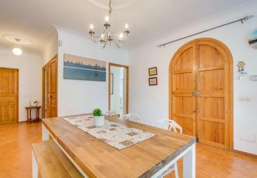 Playa de Muro Holiday Home Sleeps 6 With Air Con