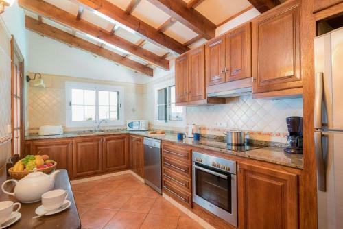 Binibequer Vell Villa Sleeps 8 With Pool Air Con And Wifi