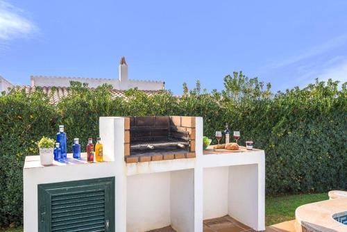 Binibequer Vell Villa Sleeps 8 With Pool Air Con And Wifi
