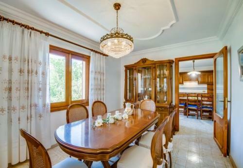 Playa de Muro Villa Sleeps 8 With Air Con