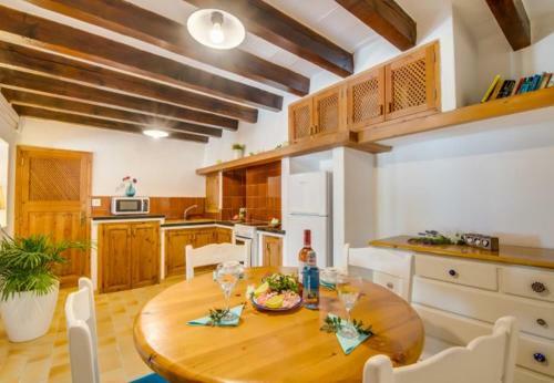 Sant Vicent de Sa Cala Apartment Sleeps 6 With Air Con