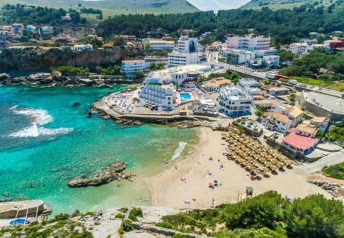 Sant Vicent de Sa Cala Apartment Sleeps 6 With Air Con