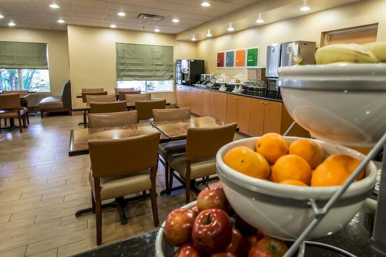 Hotel Comfort Suites Universal Studios Area