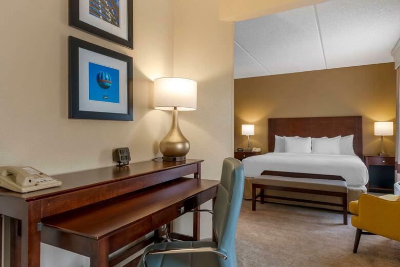 Hotel Comfort Suites Universal Studios Area