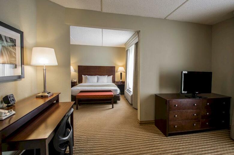 Hotel Comfort Suites Universal Studios Area
